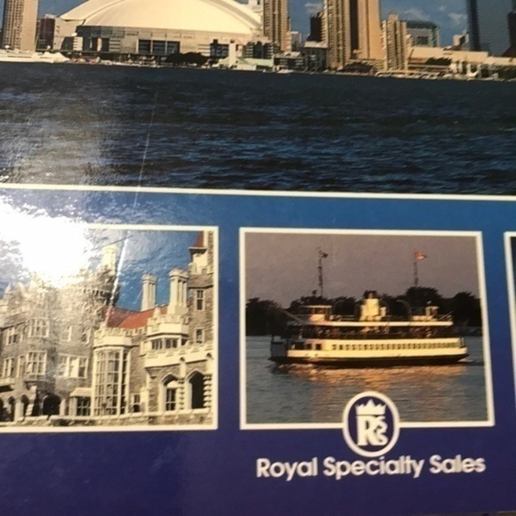 Book about Toronto - Picture 3 of 4